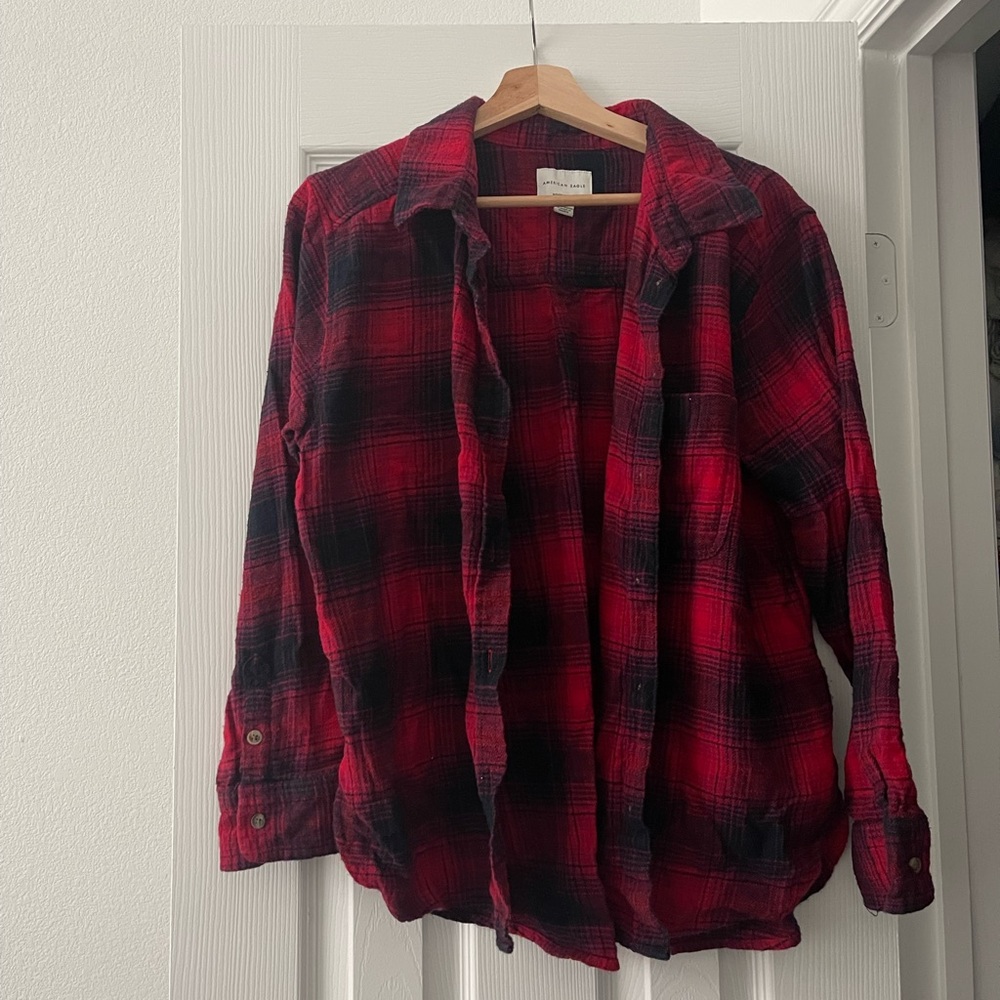 American Eagle Outfitters Red and Black Plaid Women's Shirt